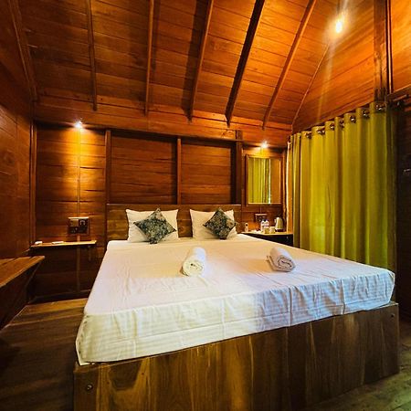 Woodholic Homestay 锡吉里亚 外观 照片