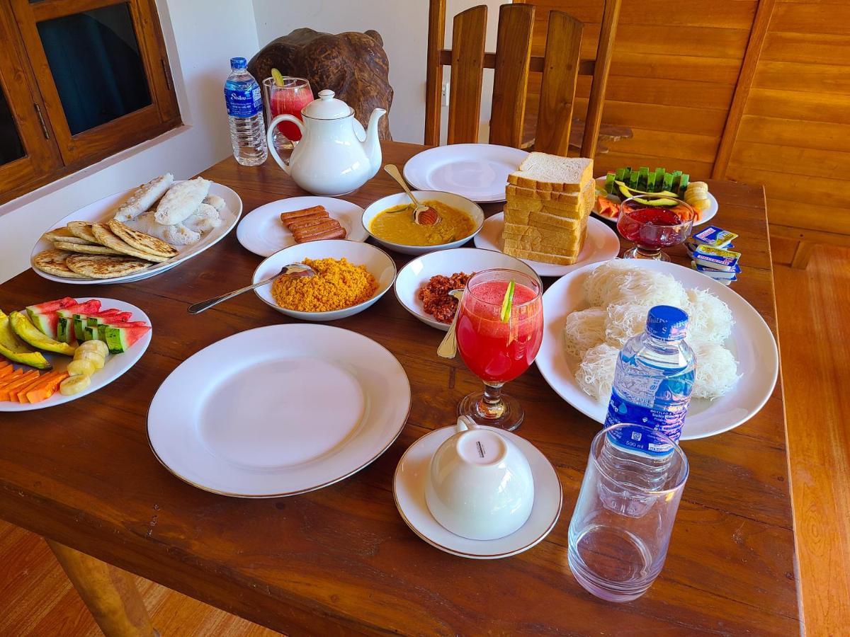 Woodholic Homestay 锡吉里亚 外观 照片