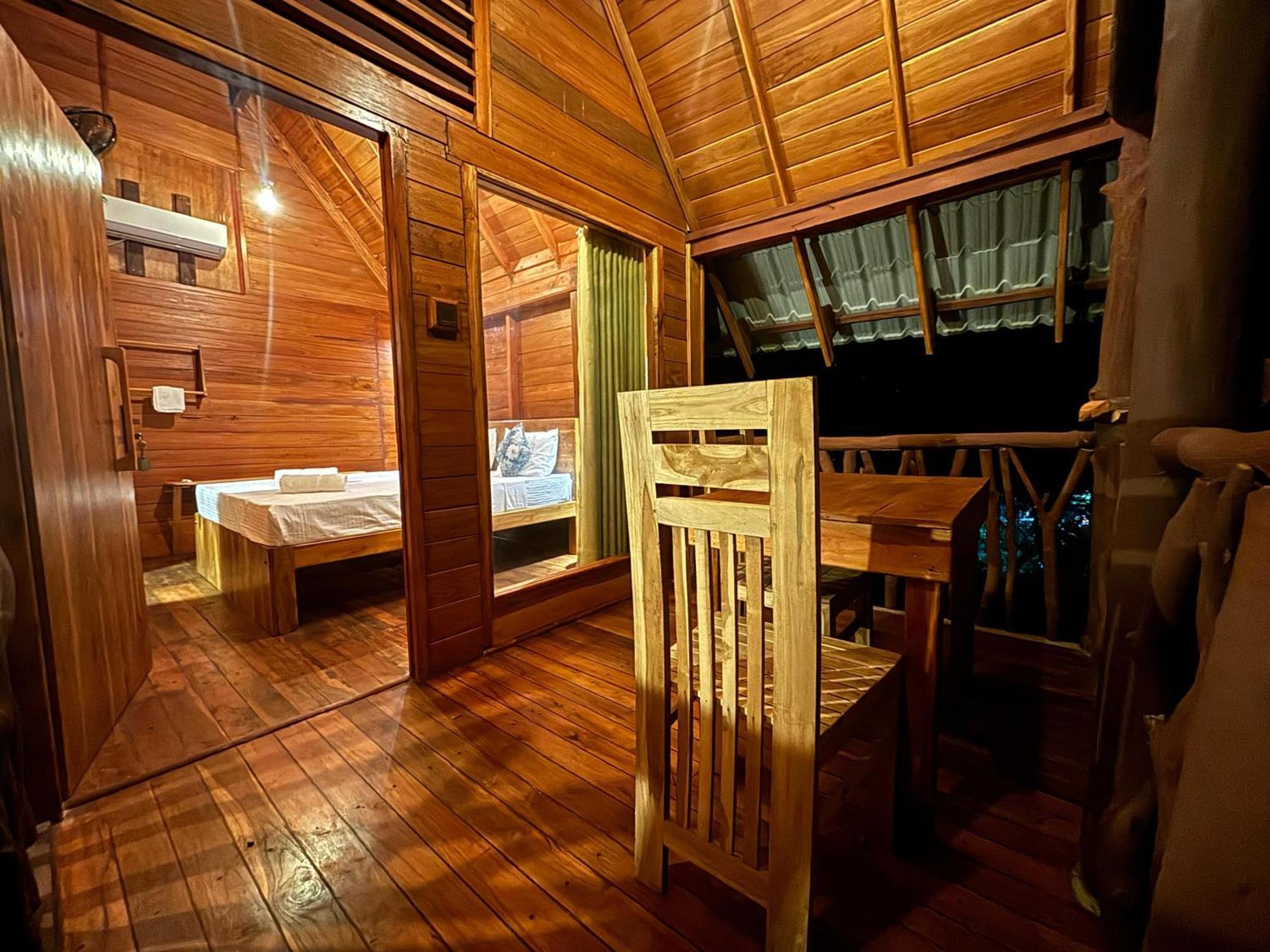 Woodholic Homestay 锡吉里亚 外观 照片