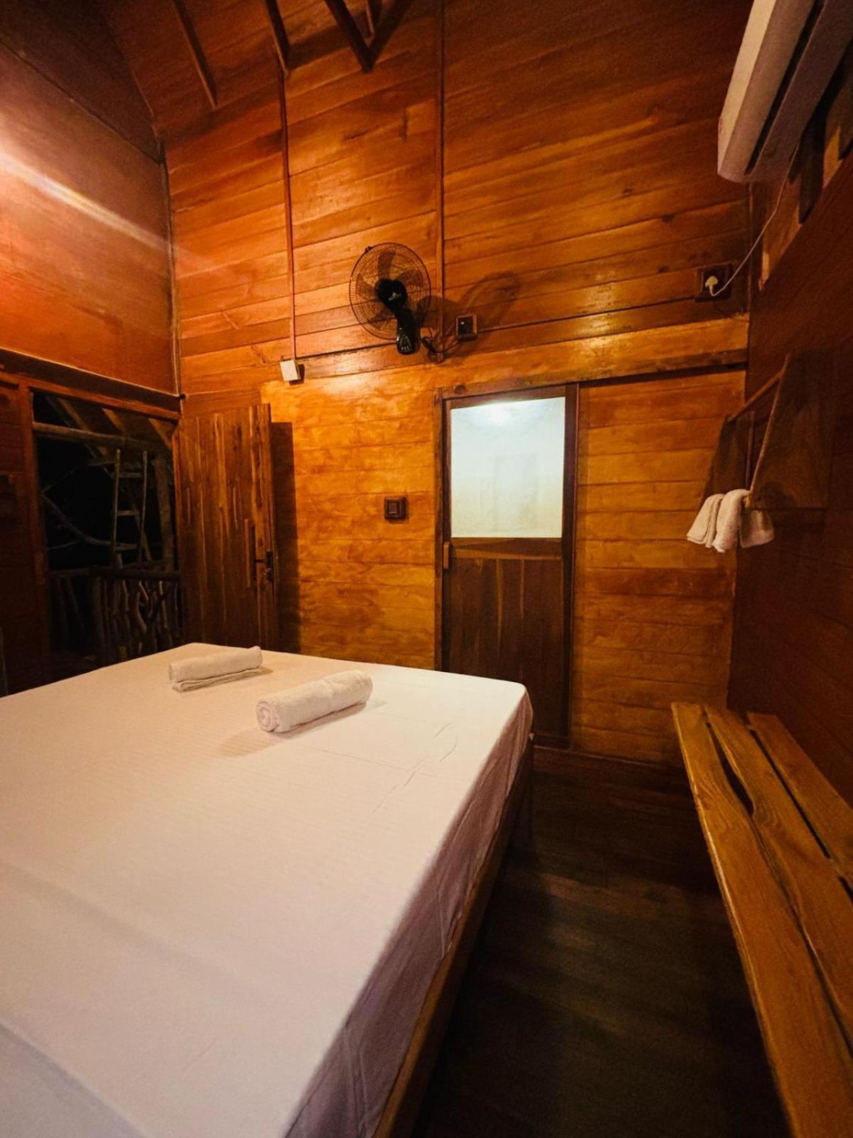 Woodholic Homestay 锡吉里亚 外观 照片