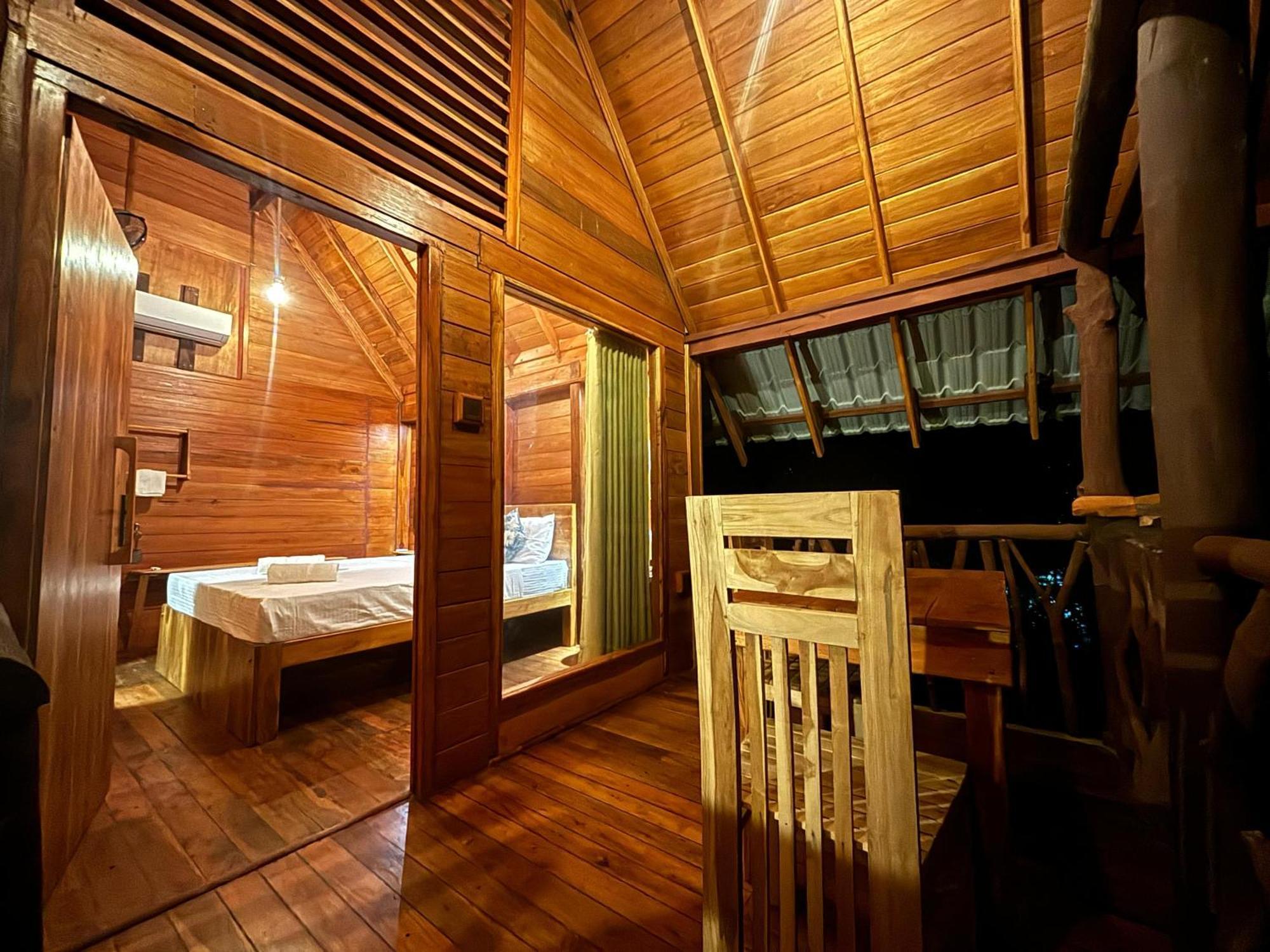Woodholic Homestay 锡吉里亚 外观 照片